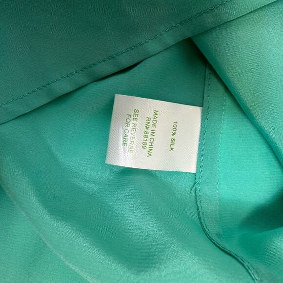Lilly Pulitzer XS Teal Silk Blouse - 100% Silk with Green Gemstone Buttons - Picture 6 of 10